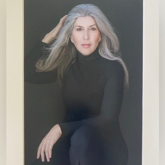 Meet your Posher, Lisa - Picture 2 of 3